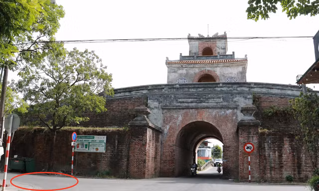 Xác minh thông tin khu vực mộ tập thể 15 liệt sĩ tại khu vực Kinh thành Huế