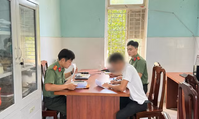 Phạt người đăng thông tin sai sự thật về đoàn kỵ binh công an
