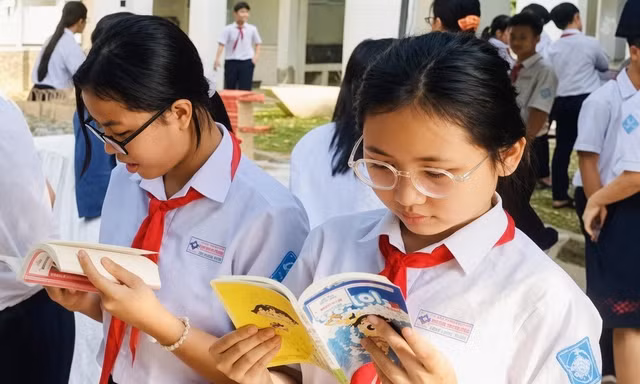 Huế dành 5 tỷ đồng mua sách cho học sinh khó khăn