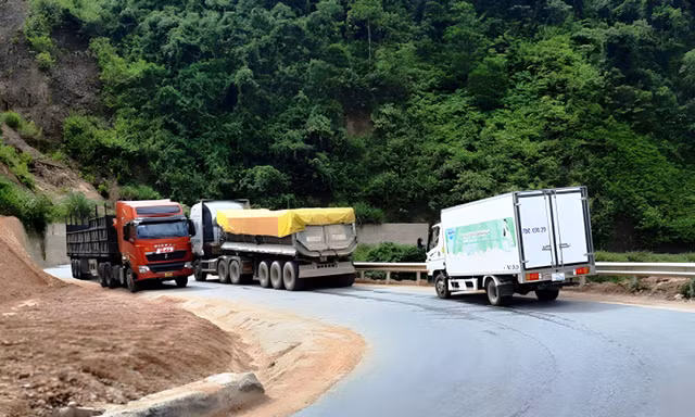 Vì sao Huế tính phương án cấm xe tải 4 trục trở lên trên Quốc lộ 49?
