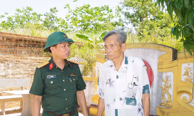 Tiếp tục khảo sát địa điểm nghi có mộ liệt sĩ trong Kinh thành Huế