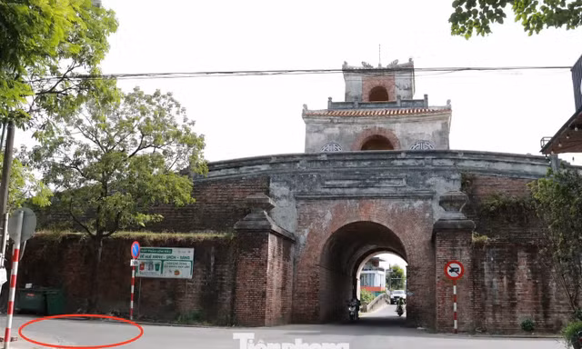 Sử dụng ra đa xuyên đất khảo sát địa điểm nghi có mộ liệt sĩ tập thể trong Kinh thành Huế