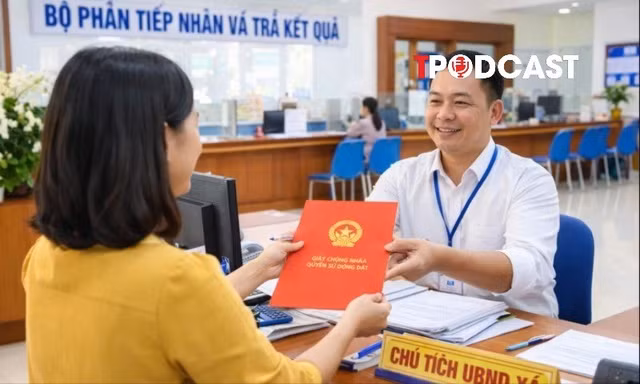 Chủ tịch xã được cấp 'sổ đỏ' cho người dân