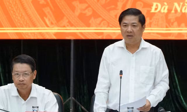  Bộ Chính trị yêu cầu các địa phương làm rõ có 'việc này việc kia' khi sắp xếp cán bộ huyện, xã cũ trước đây