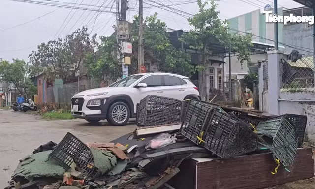 Cả làng dựng rào ngăn dòng xe qua khu dân cư tránh trạm thu phí BOT 