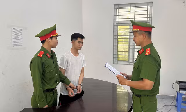 Quản lý quán nhậu chiếm đoạt hơn 800 triệu đồng tiền doanh thu
