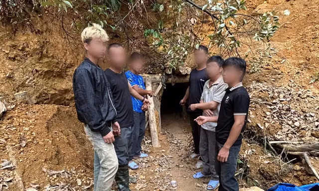 Đột kích, bắt quả tang 7 đối tượng khai thác vàng trái phép ở Đà Nẵng