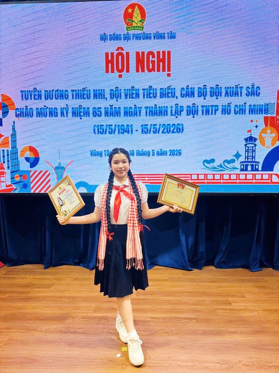 ban-le-khanh-tai-hoi-nghi-tuyen-duong-thieu-nhi-doi-vien-tieu-bieu-can-bo-doi-xuat-sac-chao-mung-ky-niem-85-nam-thanh-lap-doi-tnho-chi-minh.jpg