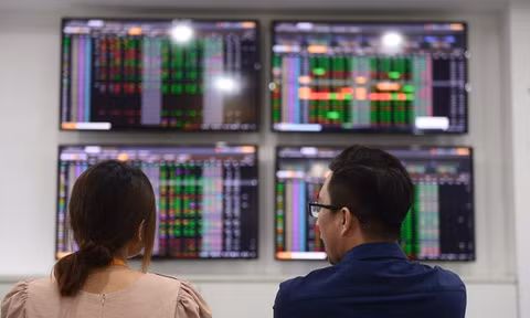 VN-Index giằng co mốc 1.600 điểm: Mua dễ lo 'đu' đỉnh, bán sợ lỡ sóng?