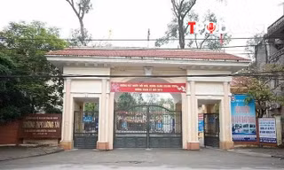 NÓNG 21/7: Hiệu trưởng lên tiếng về nghi vấn giám thị hỗ trợ thí sinh làm bài thi tốt nghiệp