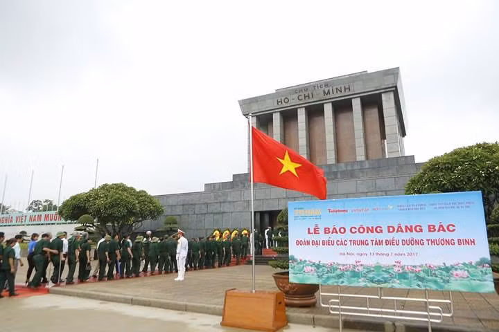 Trọn nghĩa vẹn tình