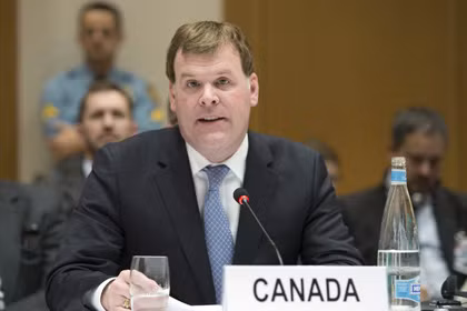 Ngoại trưởng Canada John Baird
