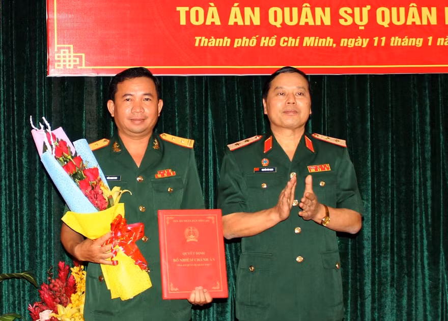 Điều động, bổ nhiệm nhân sự quân đội