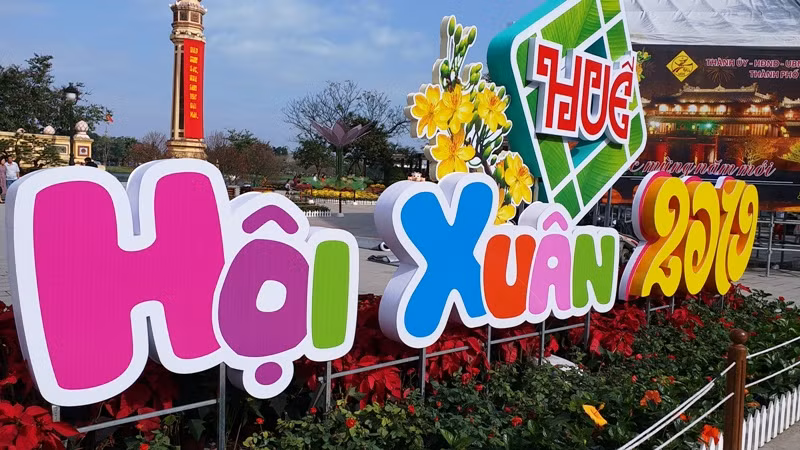 Hội Xuân Huế Tết Kỷ Hợi 2019 hút khách