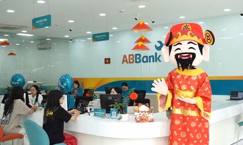 ABBank tạo khung cảnh hiếm thấy khi “mưa” vàng 24k bắt đầu