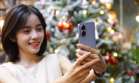 Một mình tận hưởng cuối tuần, đón Giáng sinh sớm cùng vivo V60 Lite