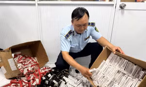 TPHCM đột kích nhiều kho hàng, thu giữ hàng nghìn sản phẩm '3 không'