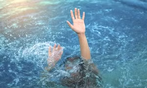 Bé trai đuối nước thương tâm sau khi xin gia đình đi thả diều
