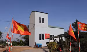 Vượt tiến độ, Quân đoàn 34 bàn giao 5 căn nhà đầu tiên cho người dân vùng lũ Đắk Lắk