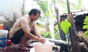 Hàng nghìn hộ dân Gia Lai khốn khổ vì nước sinh hoạt nhiễm phèn