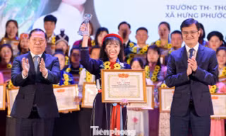 Lễ tuyên dương 'Chia sẻ cùng thầy cô' năm 2025: Lan tỏa những điều tử tế, giá trị tốt đẹp