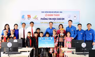 Bí thư T.Ư Đoàn Nguyễn Tường Lâm dự khai giảng ở ngôi trường địa đầu Tổ quốc