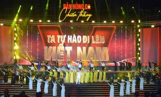 Hoành tráng chương trình chính luận nghệ thuật 'Bản hùng ca chiến thắng'