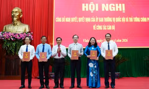 Công bố quyết định nhân sự chủ chốt tỉnh Vĩnh Long