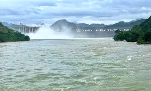 Ứng phó mưa lớn, Thuỷ điện Tuyên Quang mở cửa xả đáy
