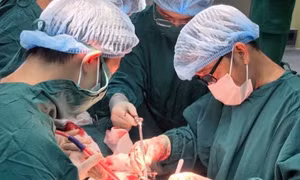 Đứt động mạch cổ, thanh niên may mắn thoát chết