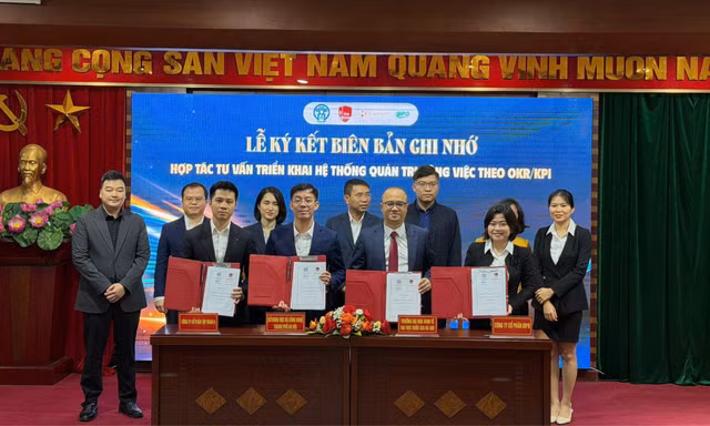 Trường Đại học Kinh tế – ĐHQGHN ký kết triển khai quản trị công việc theo OKR/KPI
