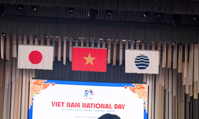 Lựa chọn VinUniversity để thử thách bản thân, cô gái đảng viên trẻ đem bản sắc văn hóa Việt Nam tới bạn bè năm châu