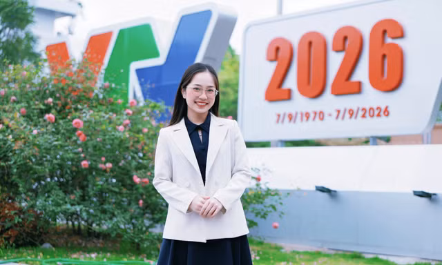 Thu Thảo trong quá trình thực tập, làm việc tại Đài truyền hình Việt Nam.