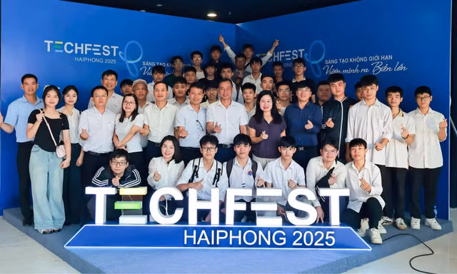 Đại học Sao Đỏ mang 'hệ sinh thái đào tạo gắn doanh nghiệp' đến Ngày hội tuyển sinh của Báo Tiền Phong