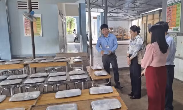 TP Đồng Nai tổng kiểm tra bếp ăn bán trú, tập thể