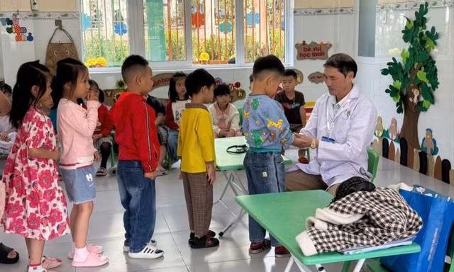 Lâm Đồng có 2 trẻ tử vong do bệnh tay chân miệng