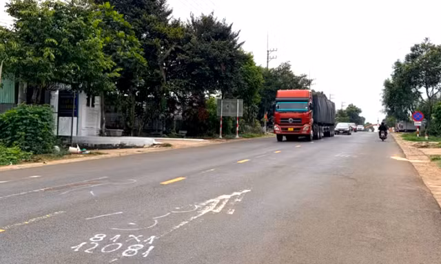 Điều tra vụ xe máy đâm trực diện nhau khiến 3 người chết ở Gia Lai 