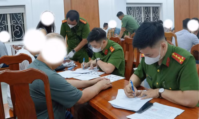 [Clip] TPHCM tiếp nhận 33 công dân bị Hoa Kỳ trục xuất