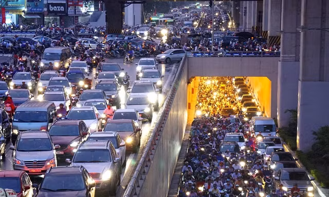 Hà Nội cấm xe tải trên 2 tấn vào nội đô ban ngày: Doanh nghiệp vận tải lo đội chi phí