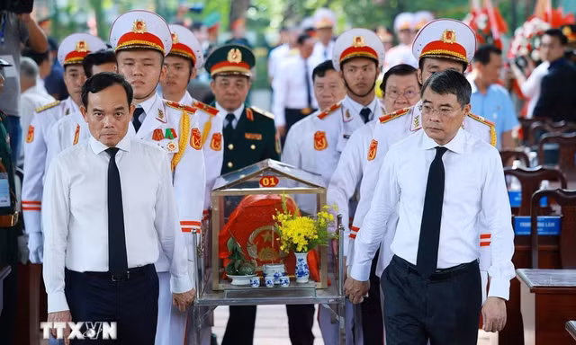 Thủ tướng: 'Bằng mọi giá phải đưa các anh hùng liệt sĩ về với gia đình, quê hương...'
