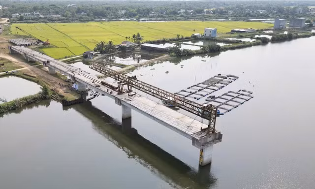 Vì sao nhiều cây cầu ở Đà Nẵng nằm chờ đường dẫn?