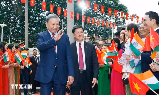 Tổng Bí thư, Chủ tịch nước gặp gỡ cộng đồng người Việt Nam tại Ấn Độ