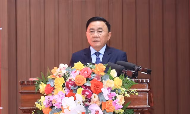 Bộ Chính trị: Nghiên cứu tổng kết, sửa đổi tổng thể Hiến pháp năm 2013 