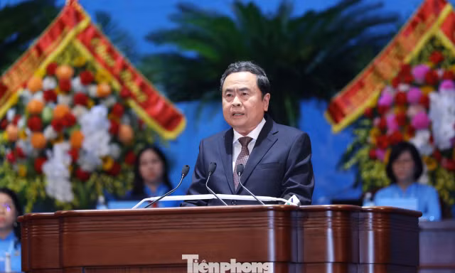 Chủ tịch Quốc hội: Mỗi cơ sở hội phụ nữ phải thực sự trở thành điểm tựa bình yên cho phụ nữ khi cần