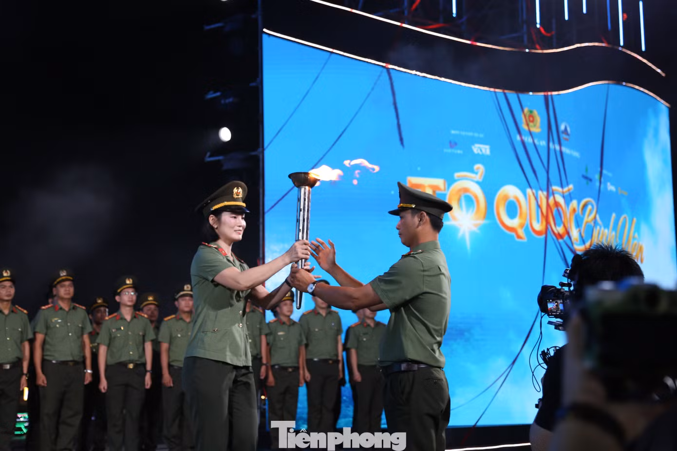 tp-gala-to-quoc-binh-yen-12.jpg