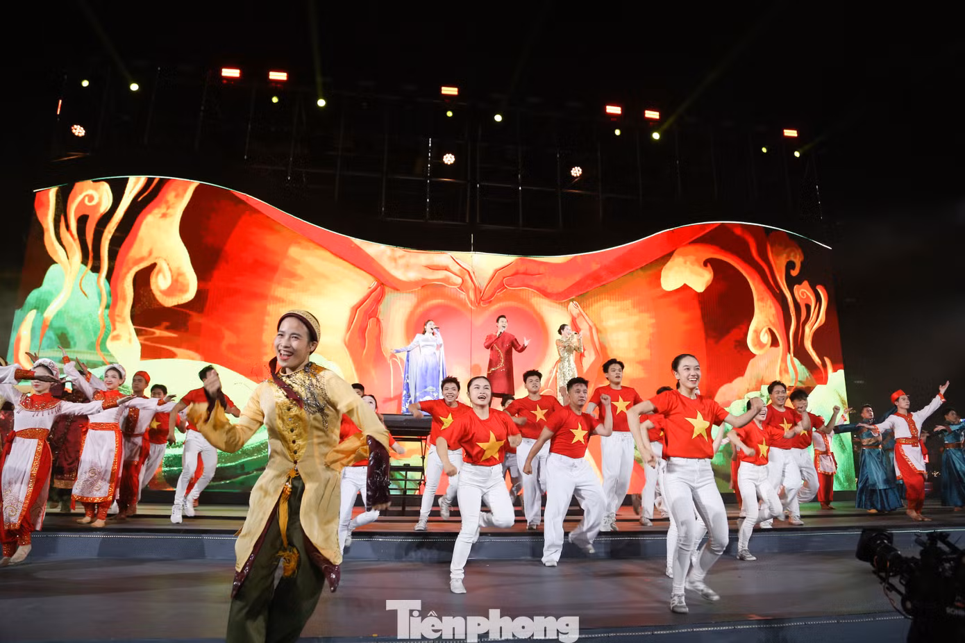 tp-gala-to-quoc-binh-yen-9.jpg