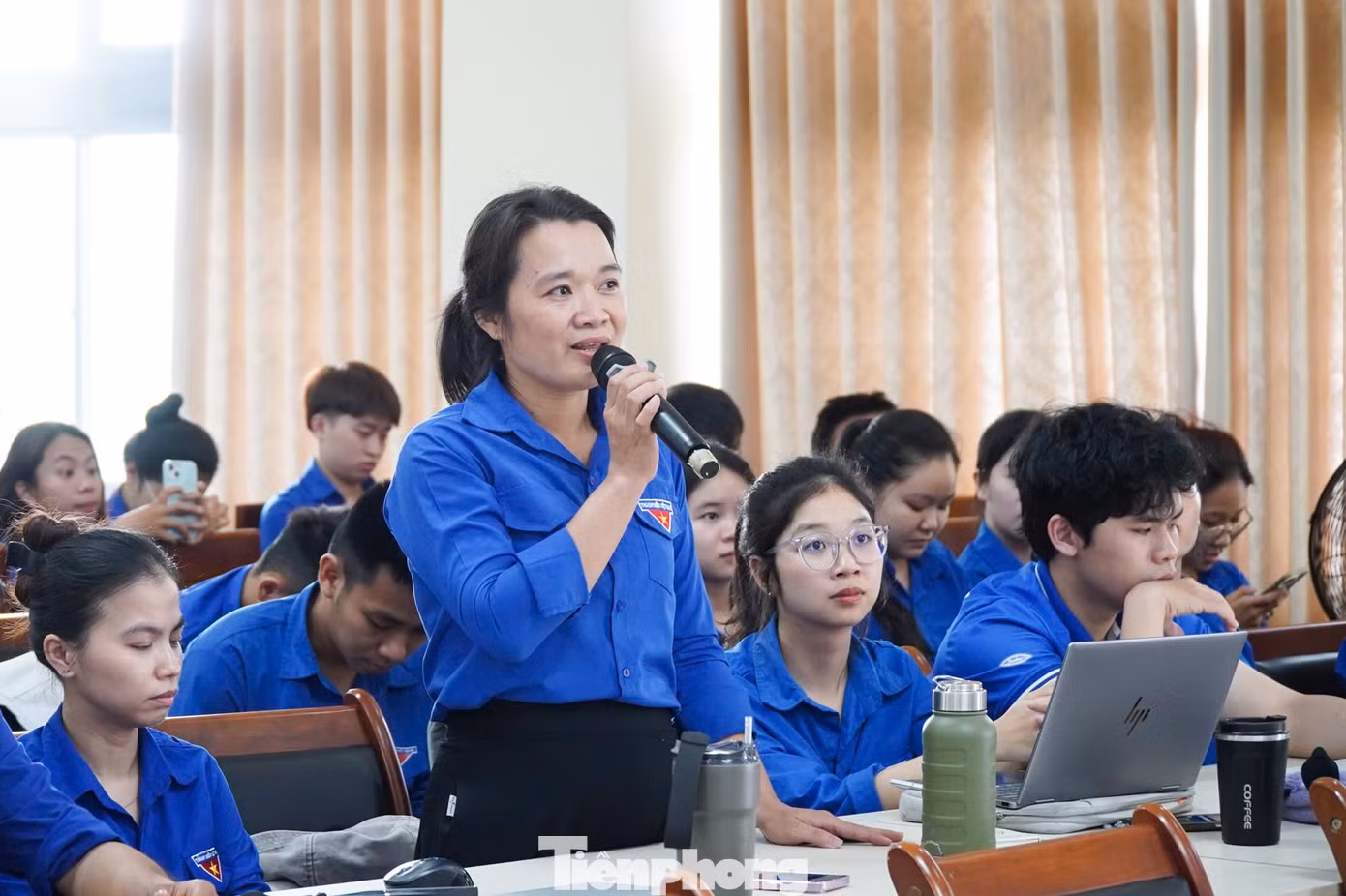tp-thu-linh-sinh-vien-6.jpg