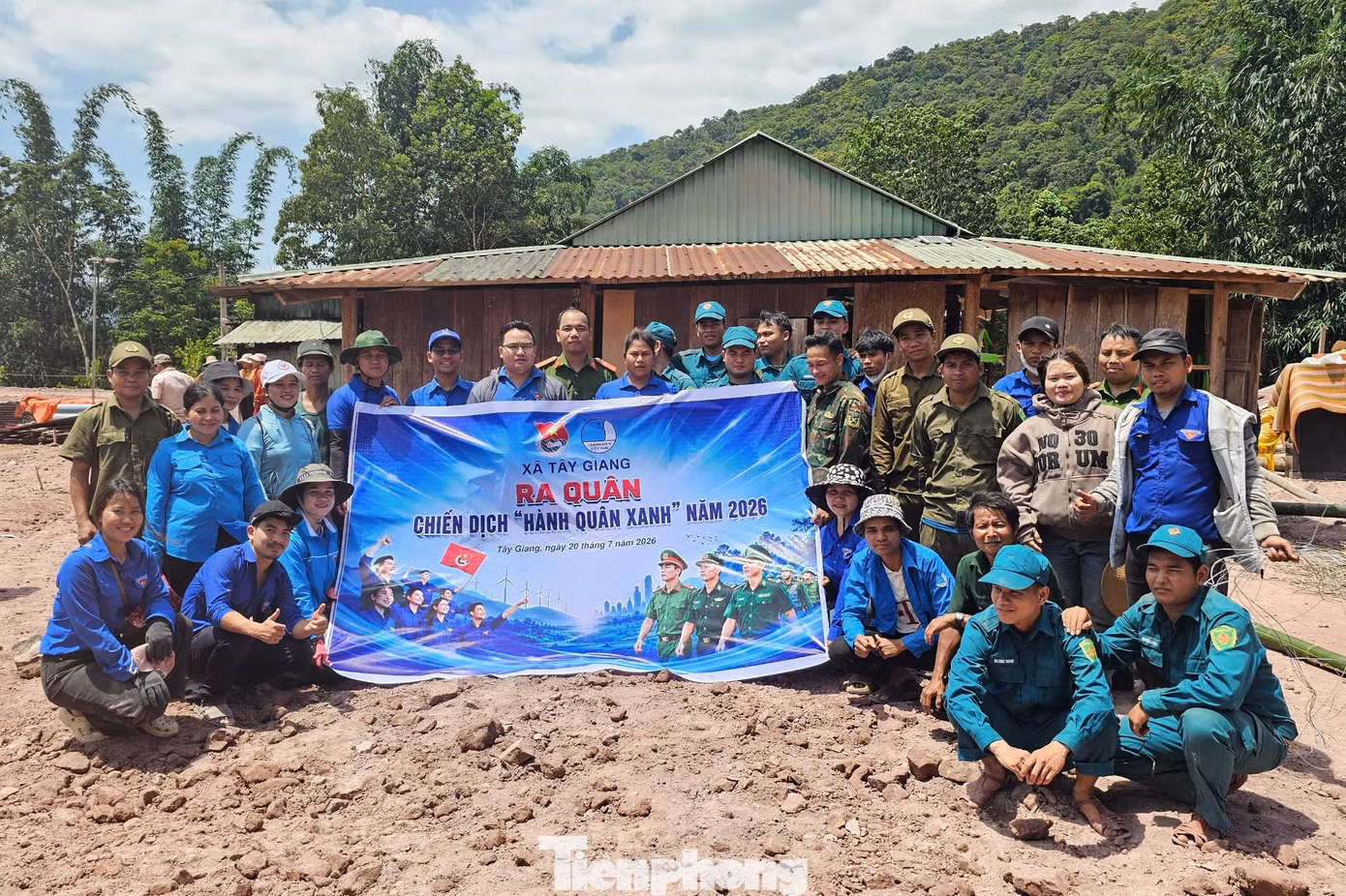 tp-than-den-ao-xanh-doi-nha-1.jpg