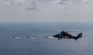Úc cân nhắc gửi hàng chục vũ khí 'săn lùng' UAV cho Ukraine