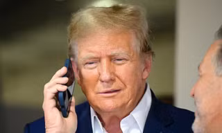 Tổng thống Mỹ Trump không tin Ukraine tập kích dinh thự Tổng thống Nga Putin